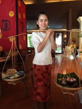 lady with shoulder yoke, akalingo, dhara dhevi, farang ses, fujian, le grand lana, loy kham bar, Dhara Dhevi Hotel